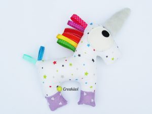 Licorne arc en ciel, peluche personnalisée Creakiwi
