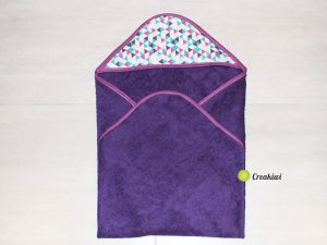 Couture Pack naissance cadeau, bavoir col claudine et sortie de bain violette - Creakiwi