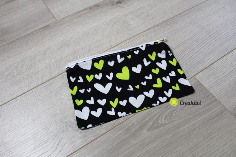 Trousse noire et verte coeur