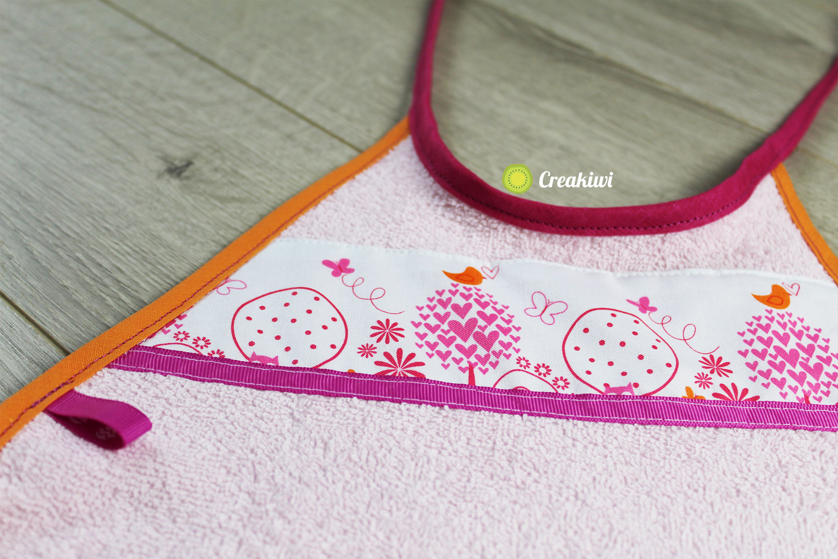 Bavoir rose et orange cuicui Creakiwi