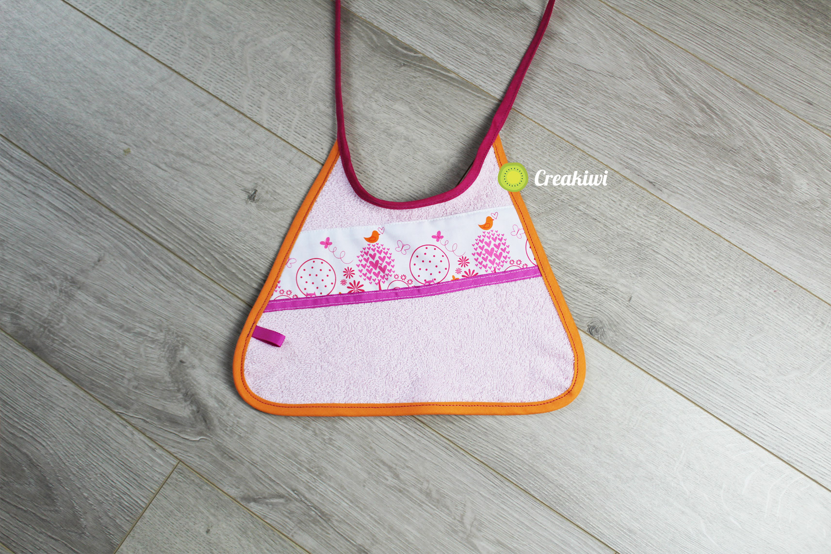 Bavoir rose et orange cuicui Creakiwi
