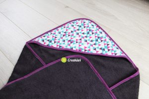 Sortie de bain, cape de bain pour bébé violette foncée Creakiwi