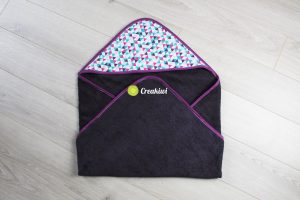 Sortie de bain, cape de bain pour bébé violette foncée Creakiwi