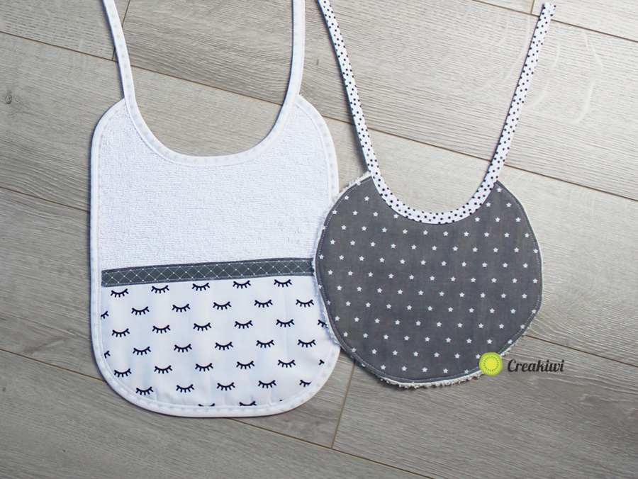 Bavoirs dans les tons neutres