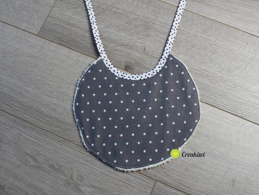 Bavoirs dans les tons neutres