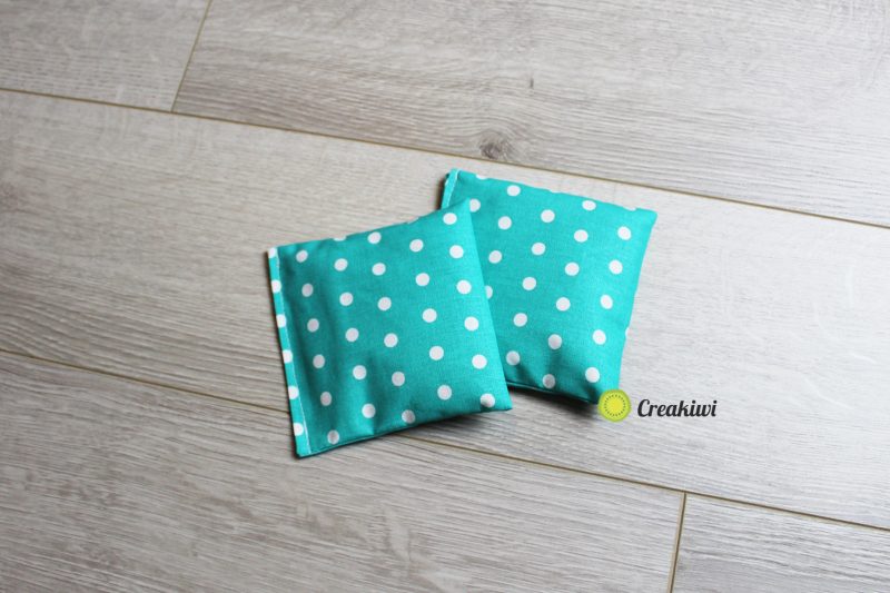 Lot de 2 petites bouillottes sèches bleu turquoise à pois