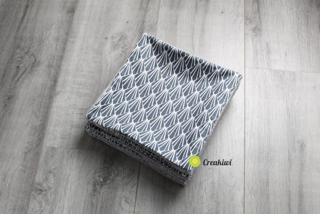 Serviettes de table et petits bavoirs