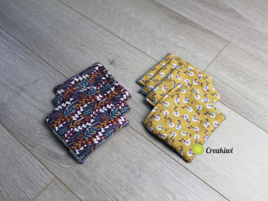 Lot de 7 lingettes démaquillantes motif fleuri liberty en fibre de bambou grise BIO