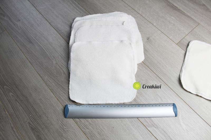 Lot de 2 grandes lingettes démaquillantes blanches recto/verso