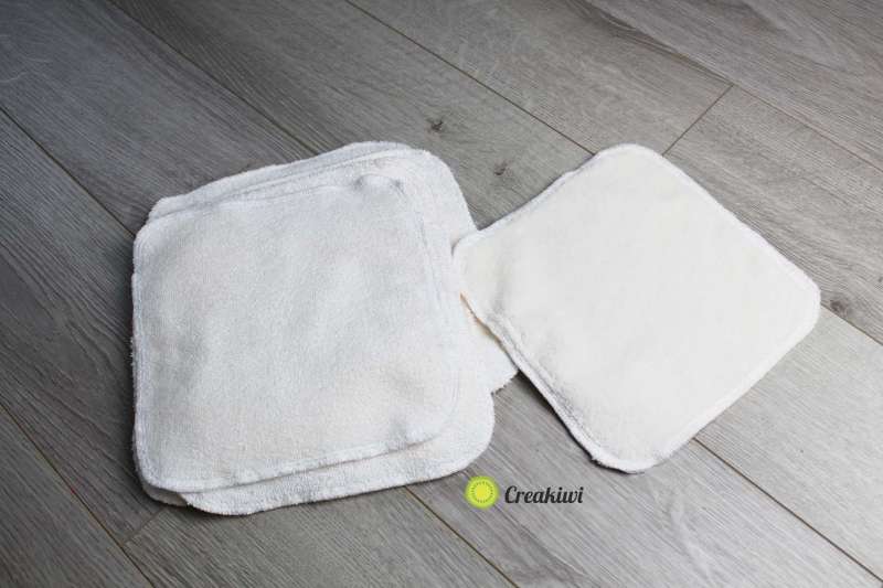 Lot de 2 grandes lingettes démaquillantes blanches recto/verso