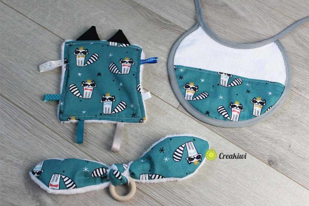 Un pack cadeaux de naissance joli motif Creakiwi