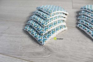 Lot de 10 lingettes démaquillantes en bleu 10x10cm