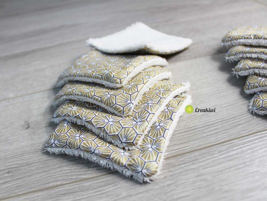 Lot de 10 lingettes démaquillantes en doré 10x10cm