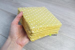 Minis serviettes de table dans les tons jaune moutarde