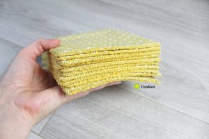 Minis serviettes de table dans les tons jaune moutarde