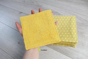 Minis serviettes de table dans les tons jaune moutarde