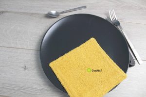 Minis serviettes de table dans les tons jaune moutarde