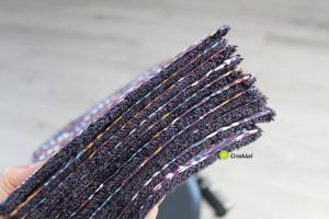 Lot de minis serviettes de table dans les tons violet fleuri